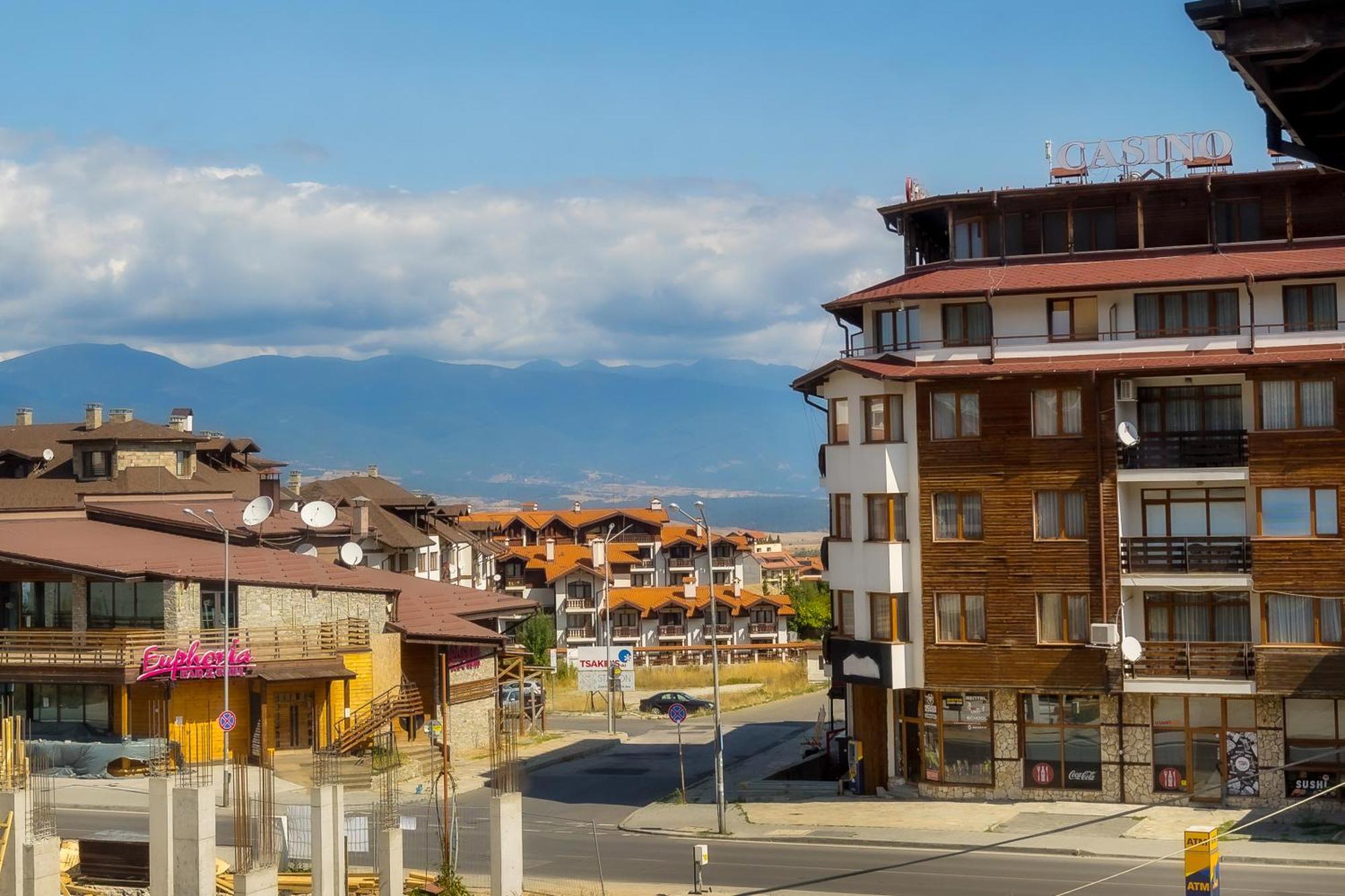 Granat Gondola Lift Apartments Bansko Esterno foto