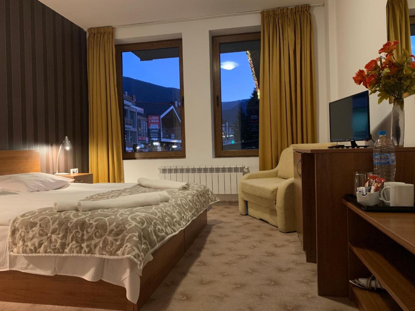 Granat Gondola Lift Apartments Bansko Esterno foto