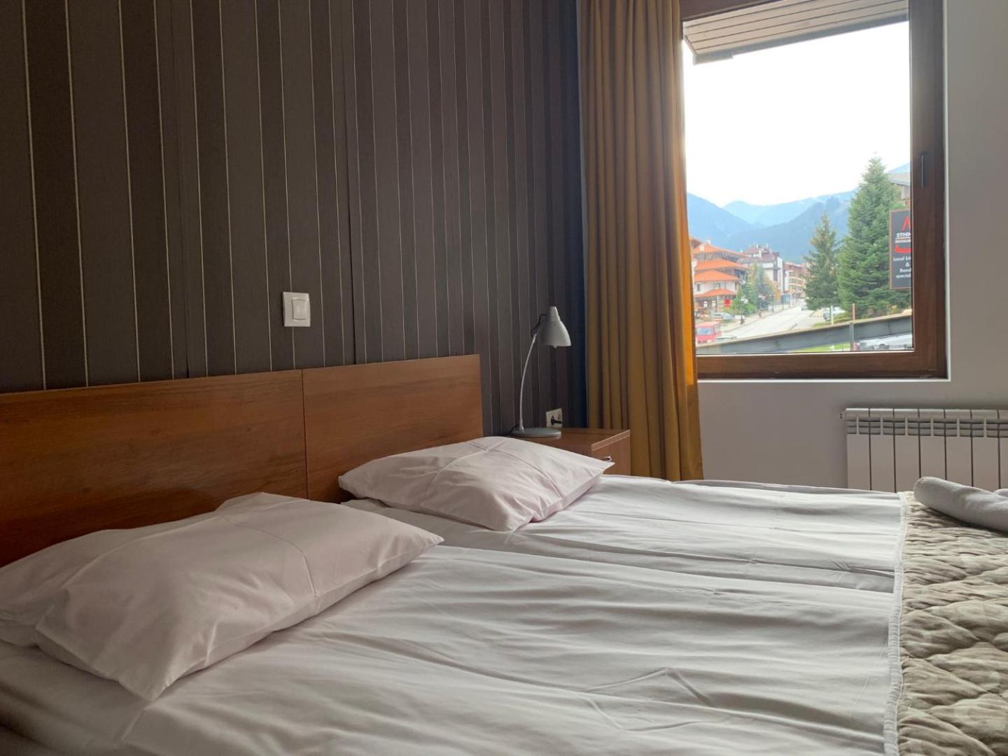 Granat Gondola Lift Apartments Bansko Esterno foto